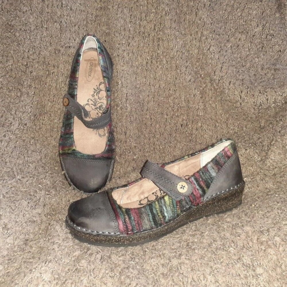 Women's Gray Multi-Stripe Mary Jane Comfort Shoes